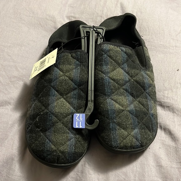 Mens house shoes/slippers 11-12 - Picture 4 of 4